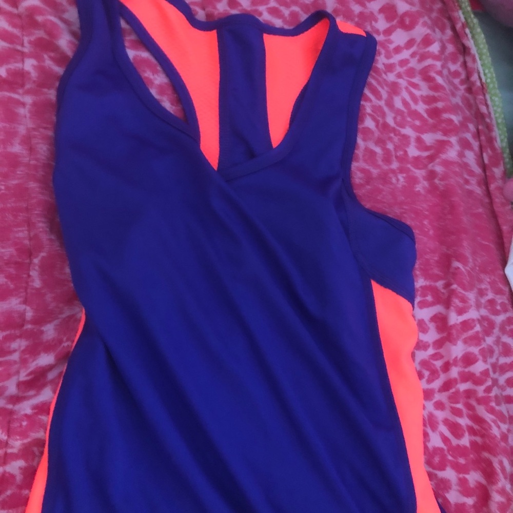 workout tank top